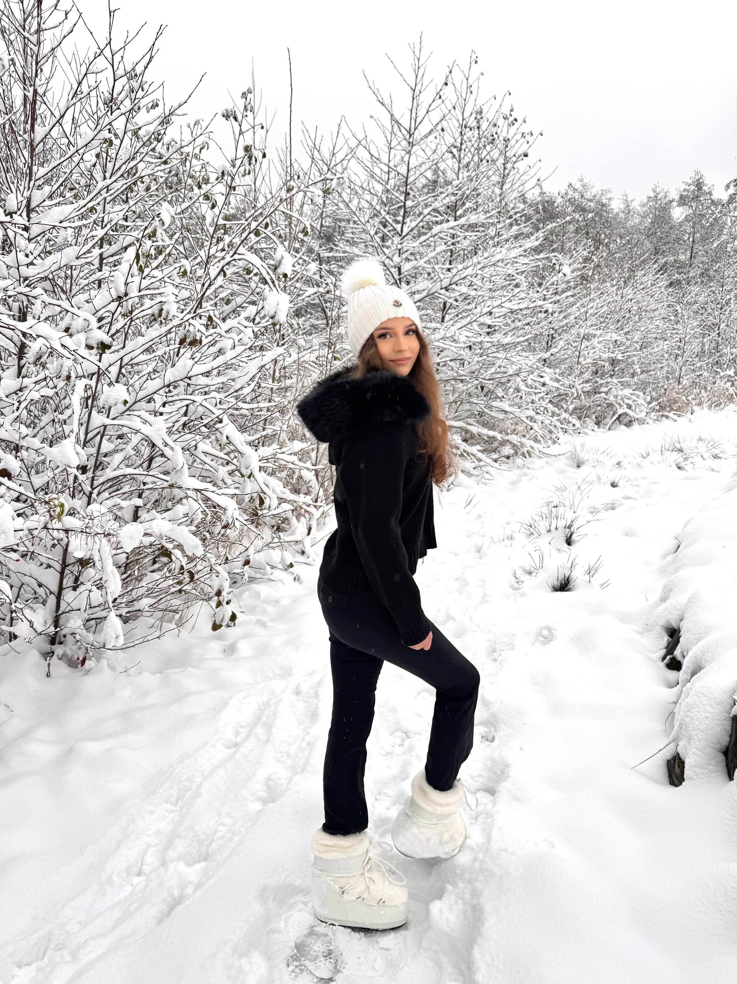 Futrzany Sweter - Czarny